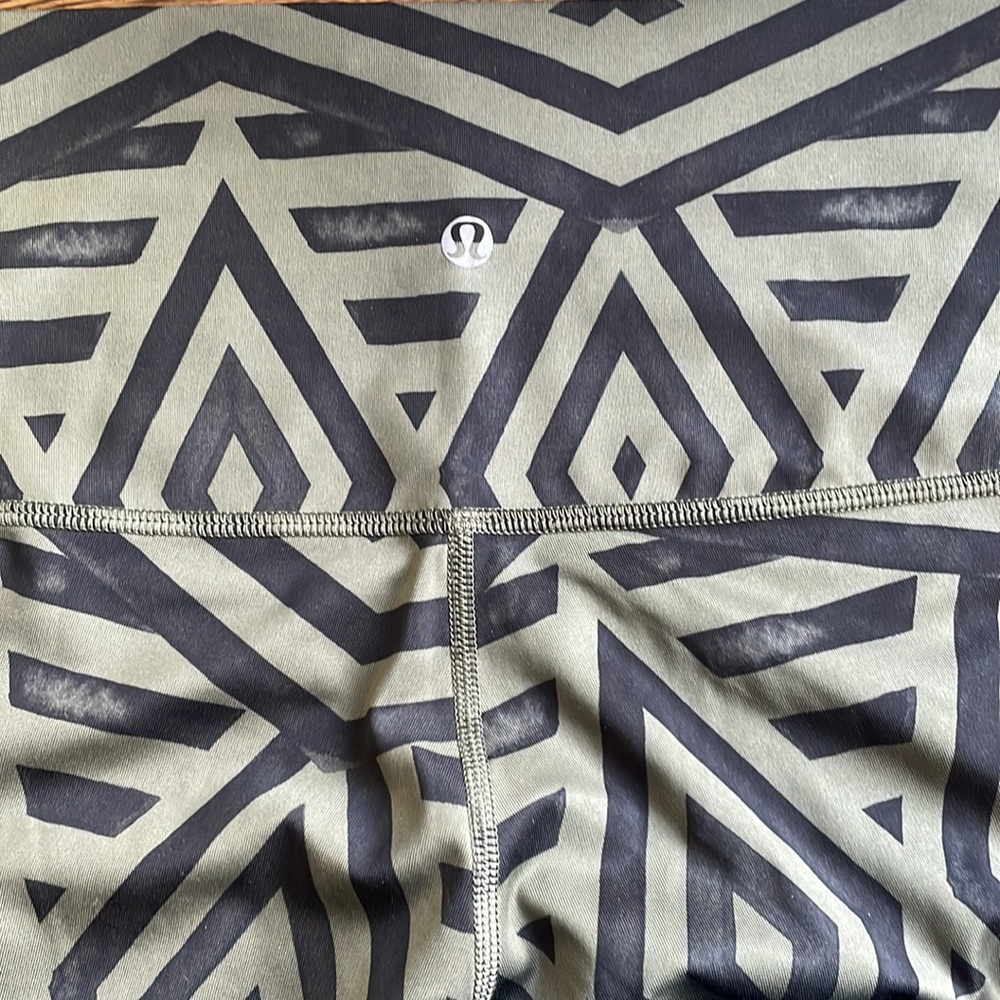Lululemon Aztec print high rise legging - Picture 3 of 3
